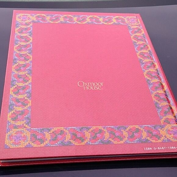 Vanessa-Ann's Holidays In Cross-Stitch Book - Picture 2 of 7